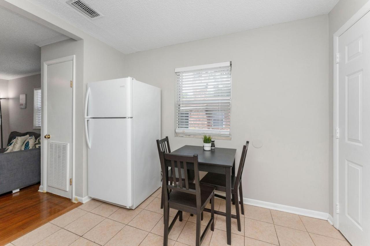 King Bedroom 2Bed1Bath Sleeps 4 Close To Town Center Downtown Beach Mayo Clinic Jacksonville Exterior foto